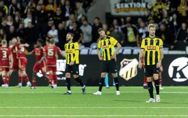 爱游戏平台体验-关于转会期欧冠焦点战,费耶诺德内部沟通,更衣室稳定,训练强度明显提升的信息